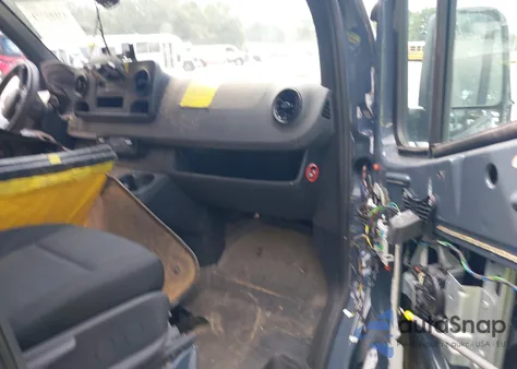 2019 Mercedes-Benz Sprinter 2500 High Roof V6 z USA, uszkodzony, nr VIN WD4PF1CD9KP131199